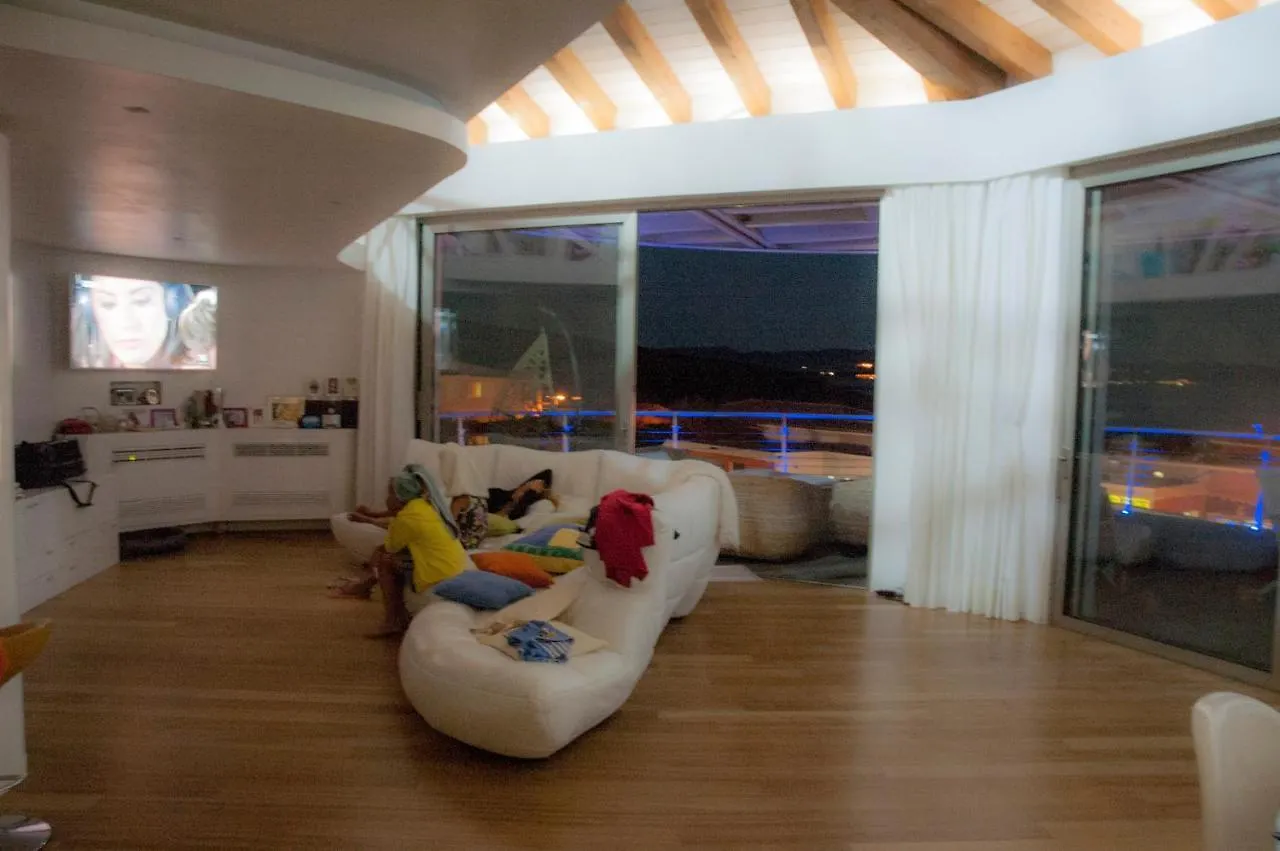 Holiday Home Isola Rossa